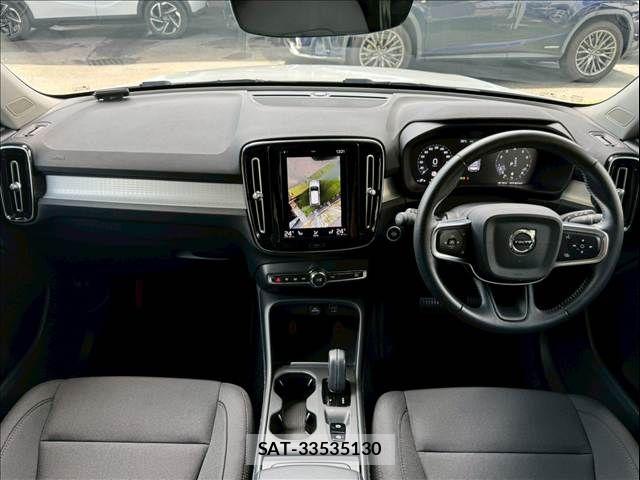 Volvo XC40 2021-09 7360371-2