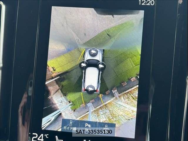 Volvo XC40 2021-09 7360371-4