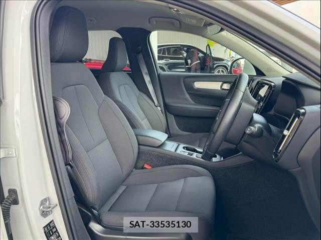 Volvo XC40 2021-09 7360371-5