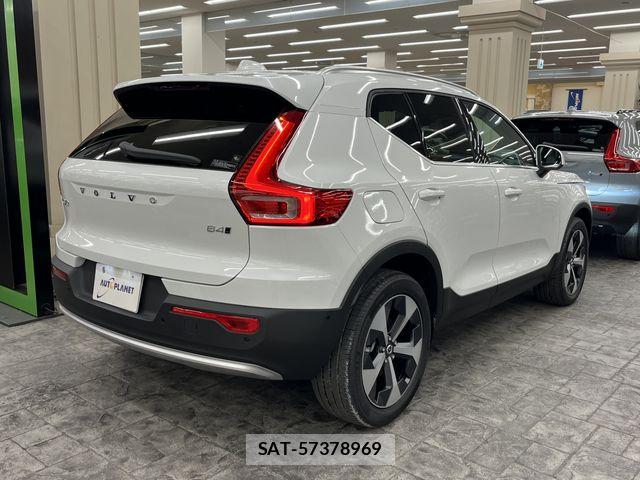 Volvo XC40 2025-09 7360363-9