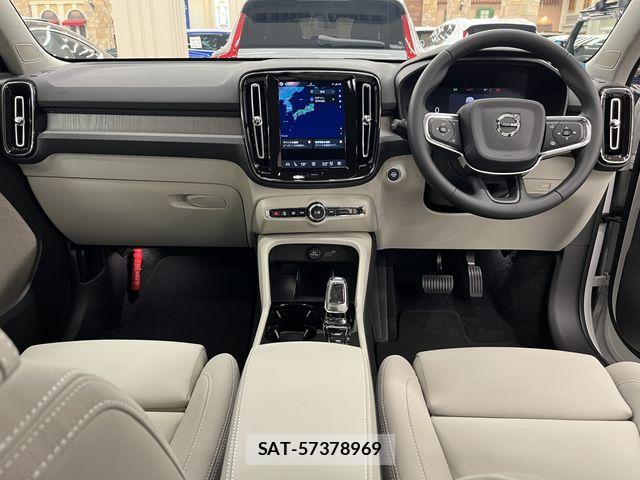 Volvo XC40 2025-09 7360363-1