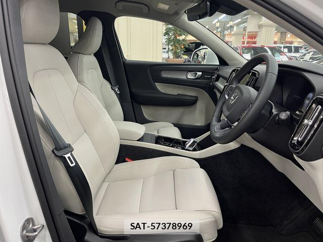 Volvo XC40 2025-09 7360363-3