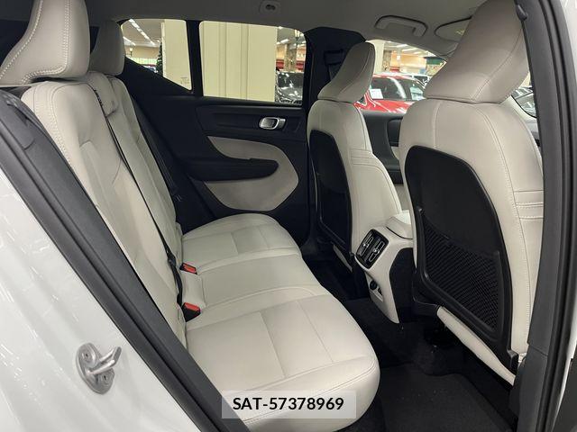 Volvo XC40 2025-09 7360363-4