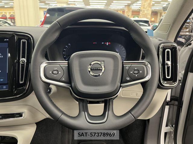 Volvo XC40 2025-09 7360363-6
