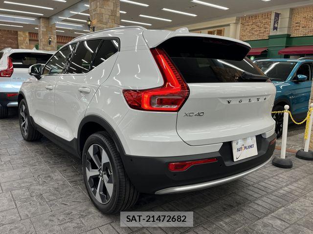 Volvo XC40 2025-09 7360366-9