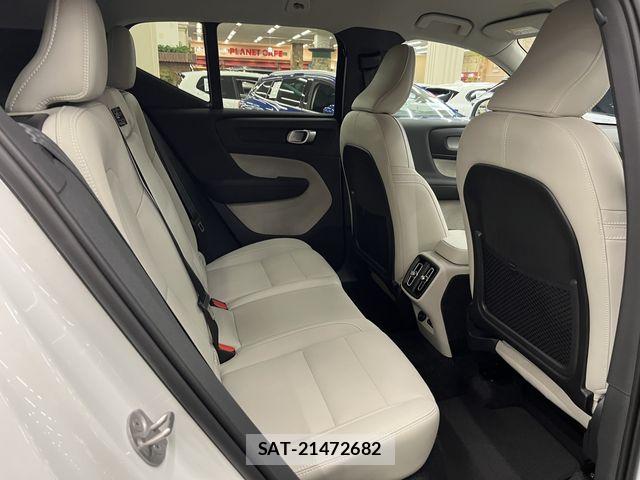Volvo XC40 2025-09 7360366-4