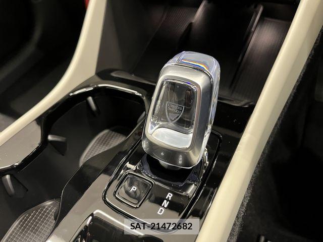 Volvo XC40 2025-09 7360366-7