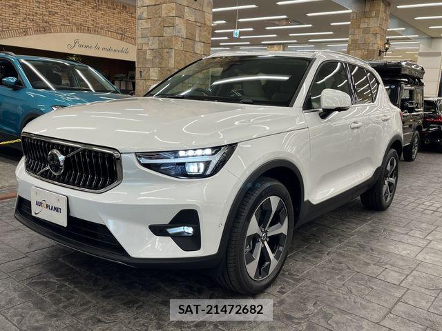Volvo XC40 2025-09 7360366-8