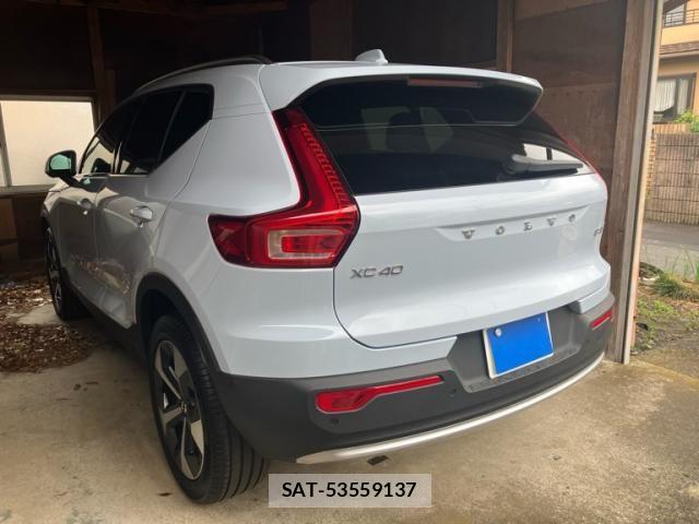 Volvo XC40 2024-07 7360369-9