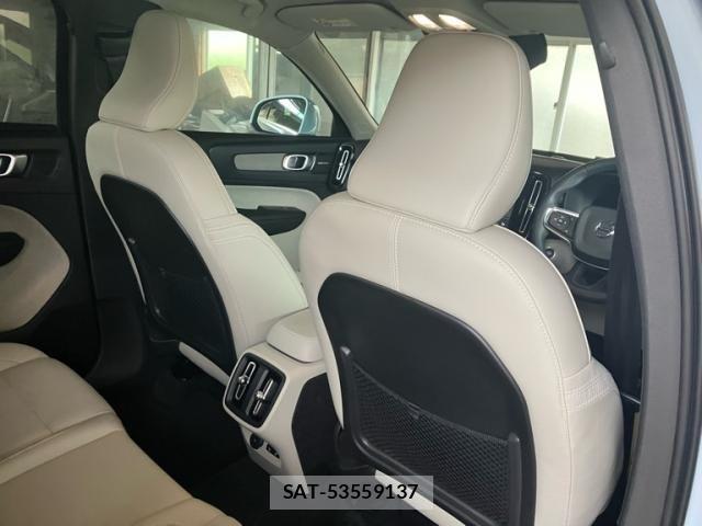 Volvo XC40 2024-07 7360369-16