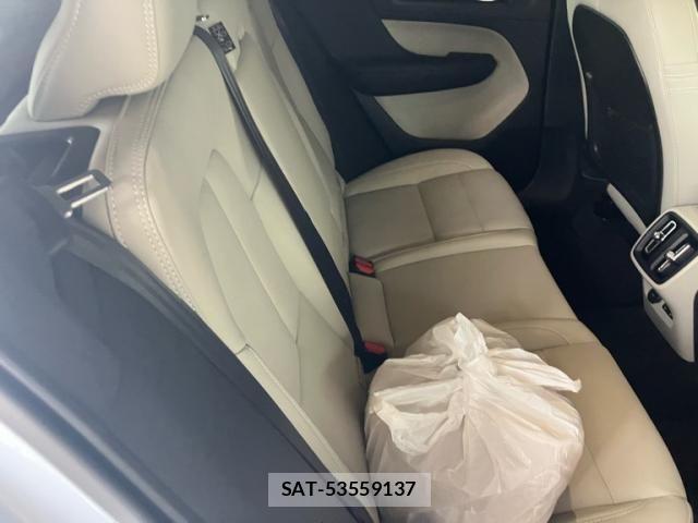 Volvo XC40 2024-07 7360369-17