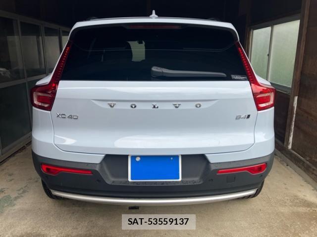 Volvo XC40 2024-07 7360369-7