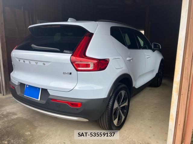 Volvo XC40 2024-07 7360369-8