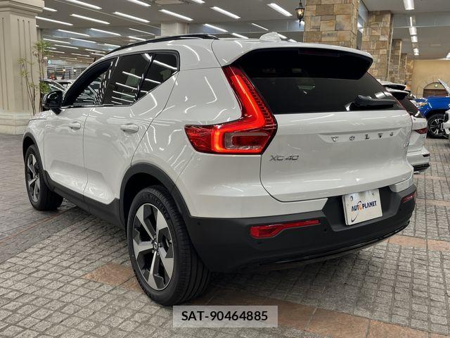 Volvo XC40 2025-09 7360367-9