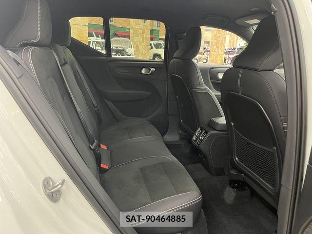 Volvo XC40 2025-09 7360367-4