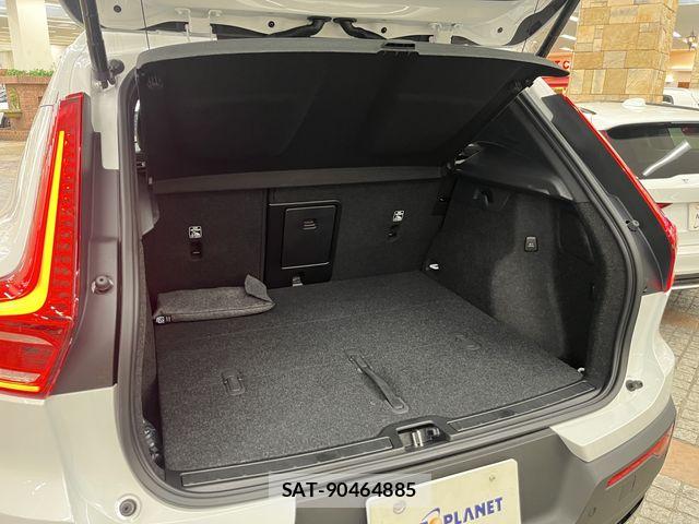 Volvo XC40 2025-09 7360367-5