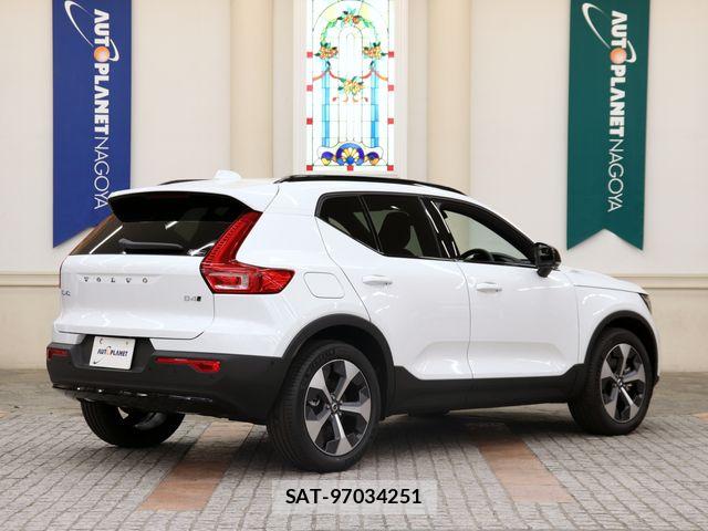 Volvo XC40 2025-09 7394720-2