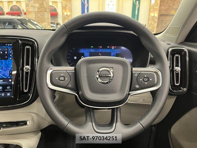 Volvo XC40 2025-09 7394720-6