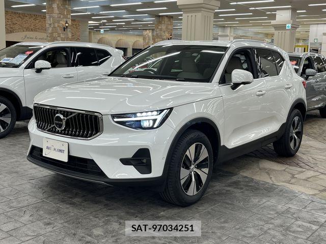 Volvo XC40 2025-09 7394720-8