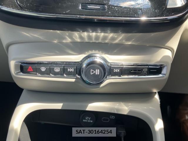 Volvo XC40 2022-11 7458690-21