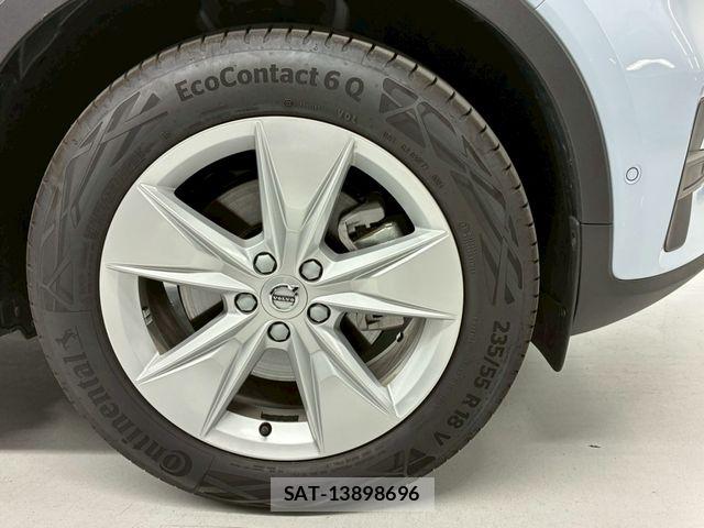 Volvo XC40 2025-04 7458689-9