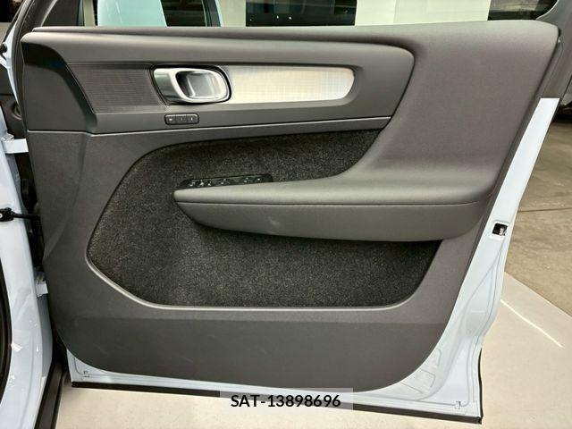 Volvo XC40 2025-04 7458689-18
