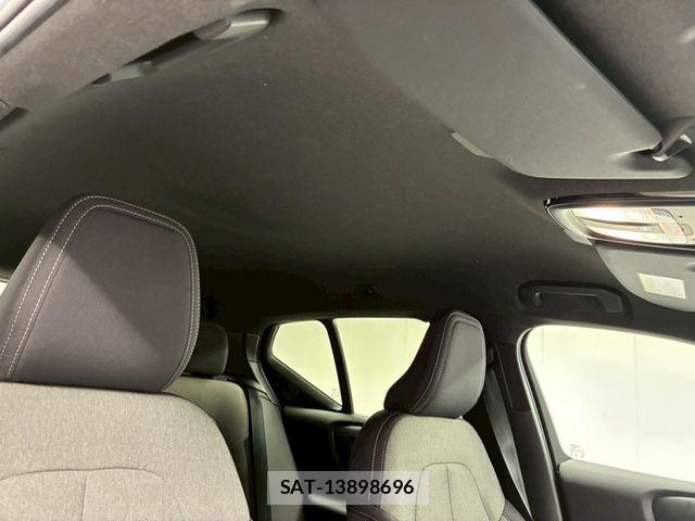 Volvo XC40 2025-04 7458689-22