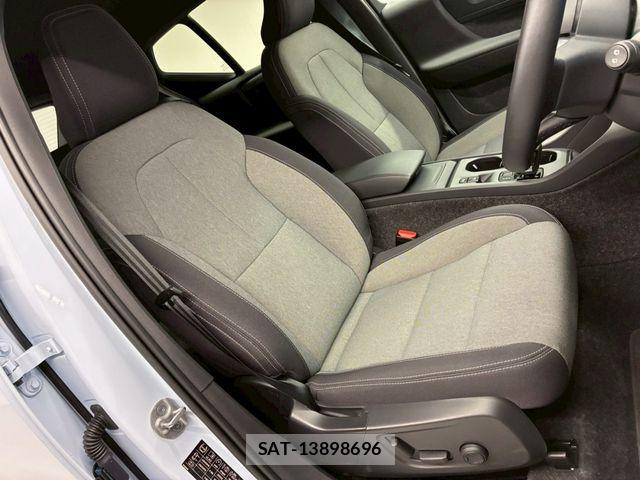 Volvo XC40 2025-04 7458689-2