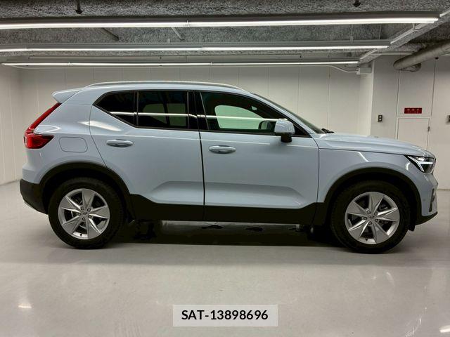 Volvo XC40 2025-04 7458689-8