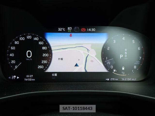 Volvo XC40 2021-06 7503560-11