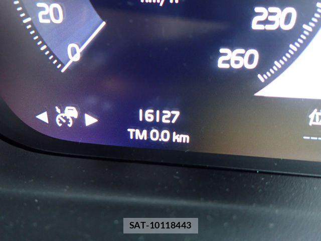 Volvo XC40 2021-06 7503560-12