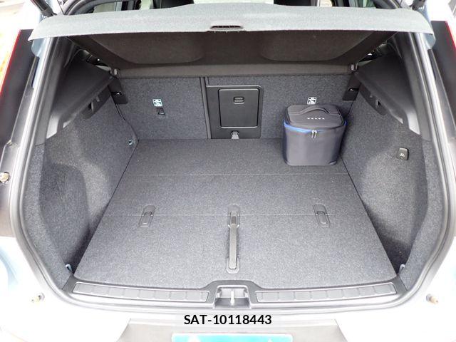 Volvo XC40 2021-06 7503560-25