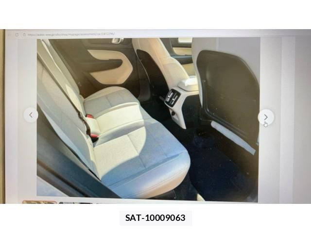 Volvo XC40 2018-10 7503561-11