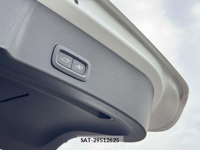 Volvo XC40 2025-08 7621155-17