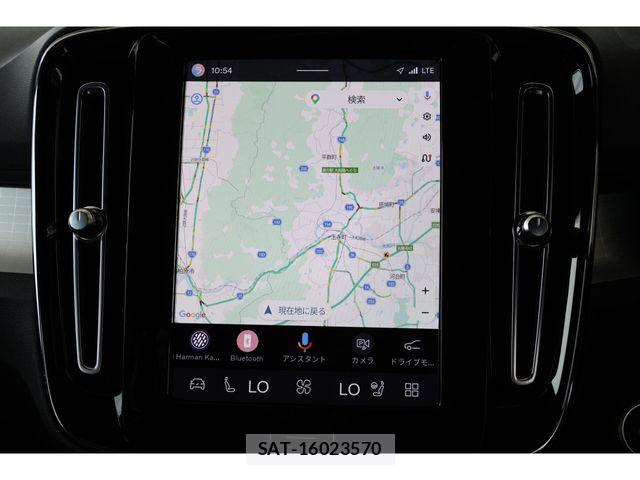 Volvo XC40 2022-10 7621157-13