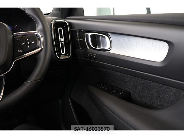 Volvo XC40 2022-10 7621157-18