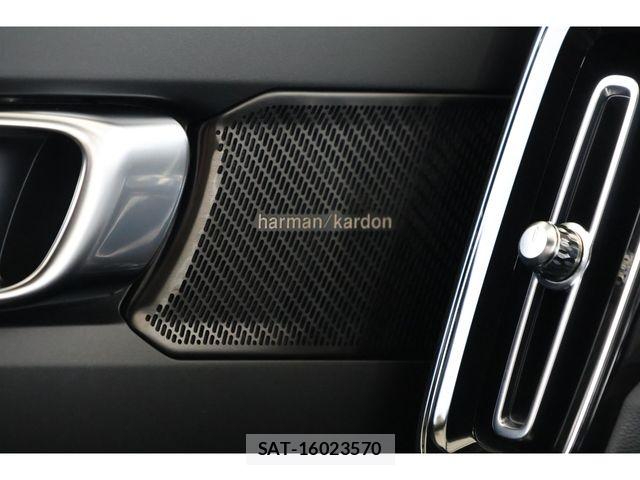 Volvo XC40 2022-10 7621157-20