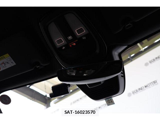 Volvo XC40 2022-10 7621157-21