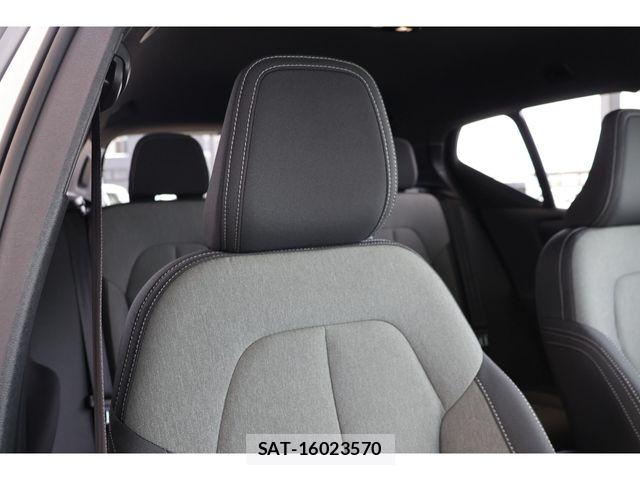 Volvo XC40 2022-10 7621157-22