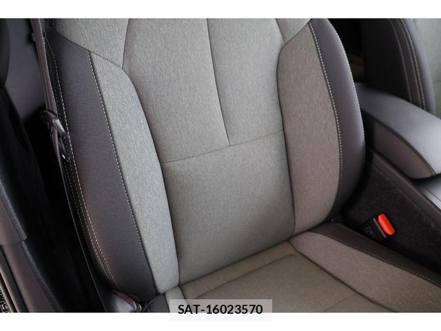 Volvo XC40 2022-10 7621157-23