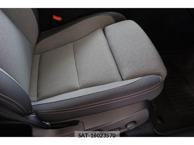 Volvo XC40 2022-10 7621157-24