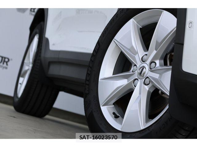 Volvo XC40 2022-10 7621157-6