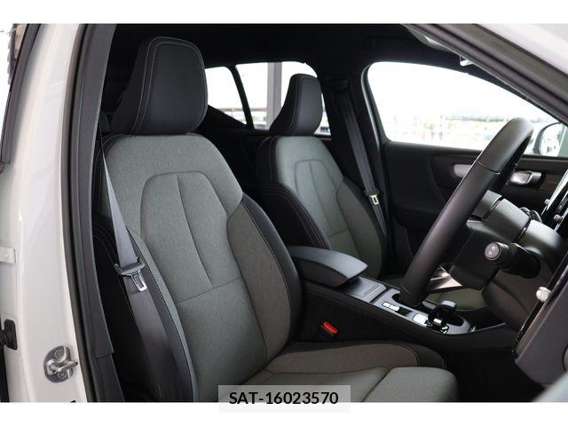 Volvo XC40 2022-10 7621157-8