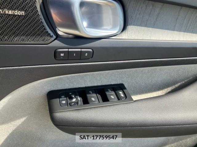 Volvo XC40 2023-12 7621156-11