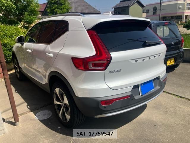 Volvo XC40 2023-12 7621156-2