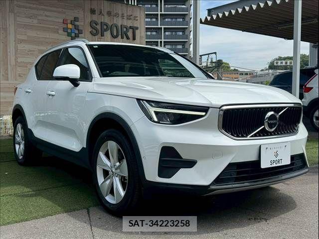 Volvo XC40 2022-10 7730472-15