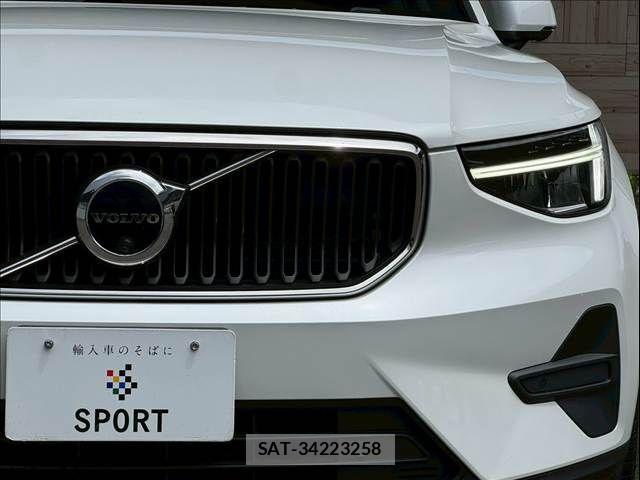 Volvo XC40 2022-10 7730472-19