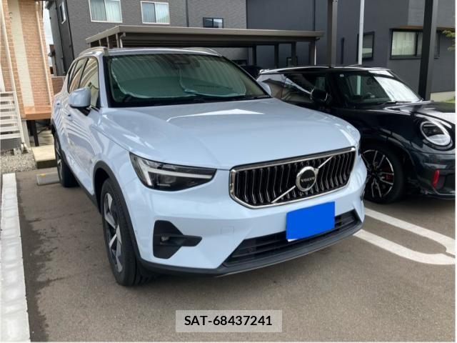 Volvo XC40 2023-10 7730469-0