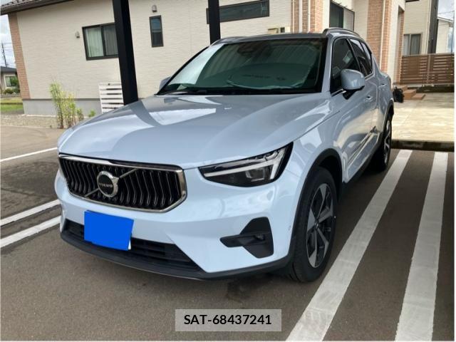 Volvo XC40 2023-10 7730469-1