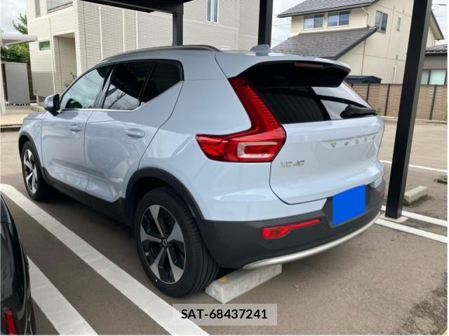 Volvo XC40 2023-10 7730469-2
